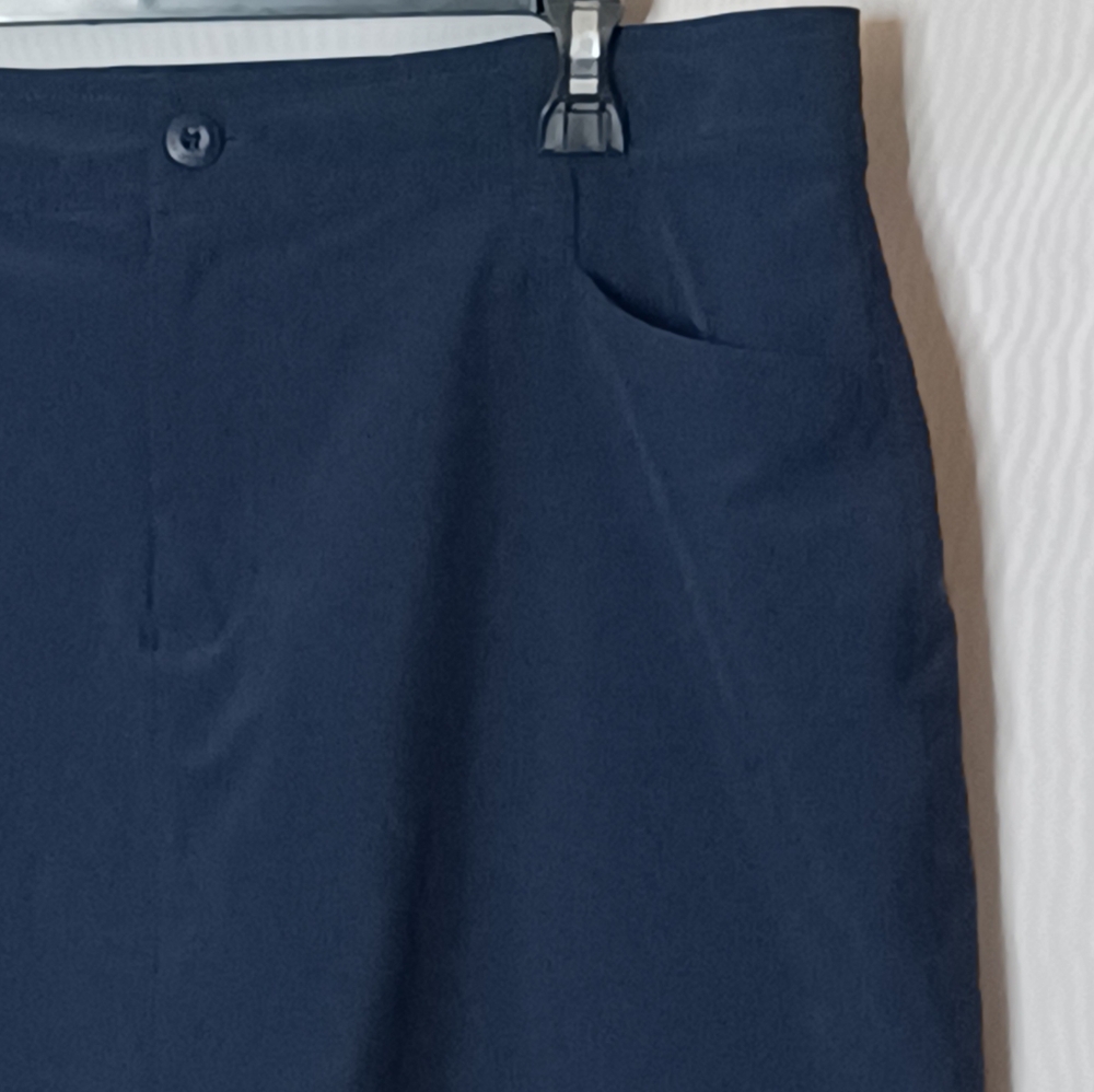 Eddie Bauer Women's Navy Blue Skort. Size 14 - Picture 6 of 12